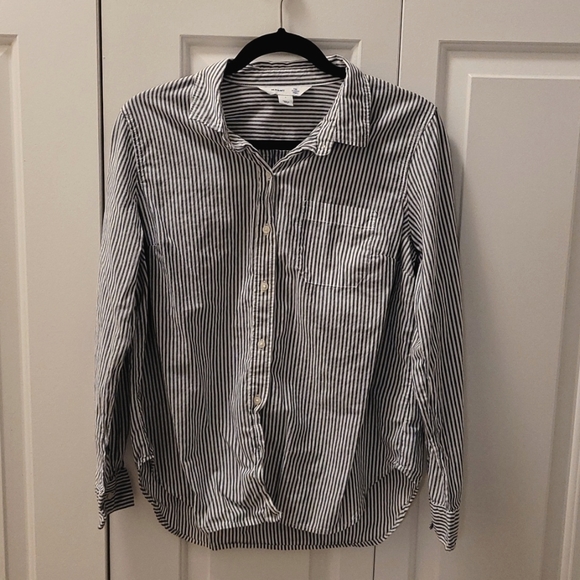 Old navy button up - Picture 1 of 4